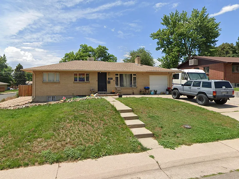 2891 S Utica St — Photo 1