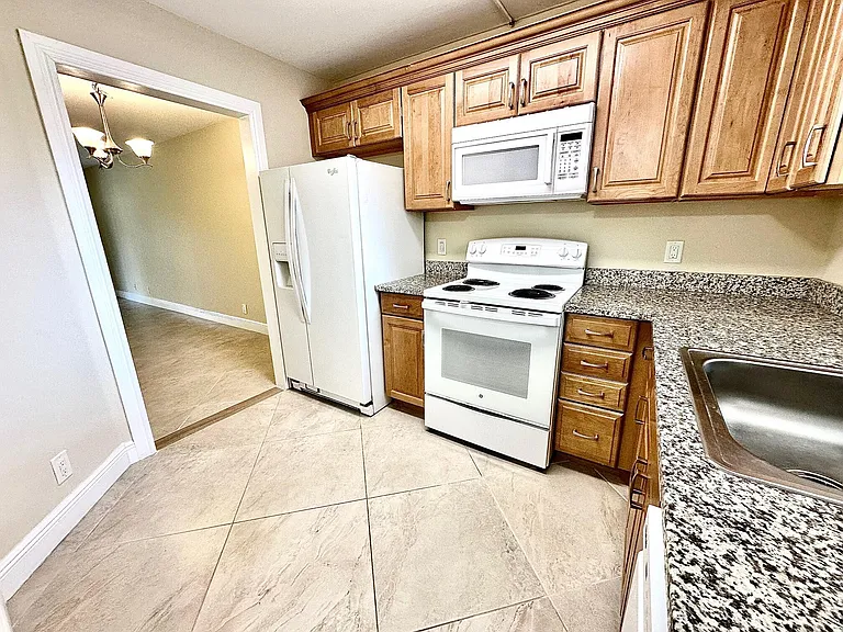 21904 Lake Forest Cir #101 — Photo 3