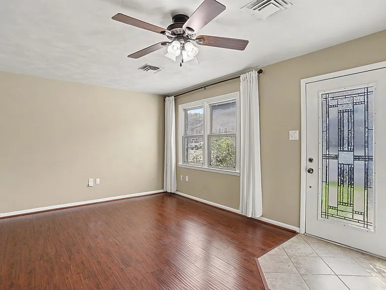 803 Hills Dr — Photo 5