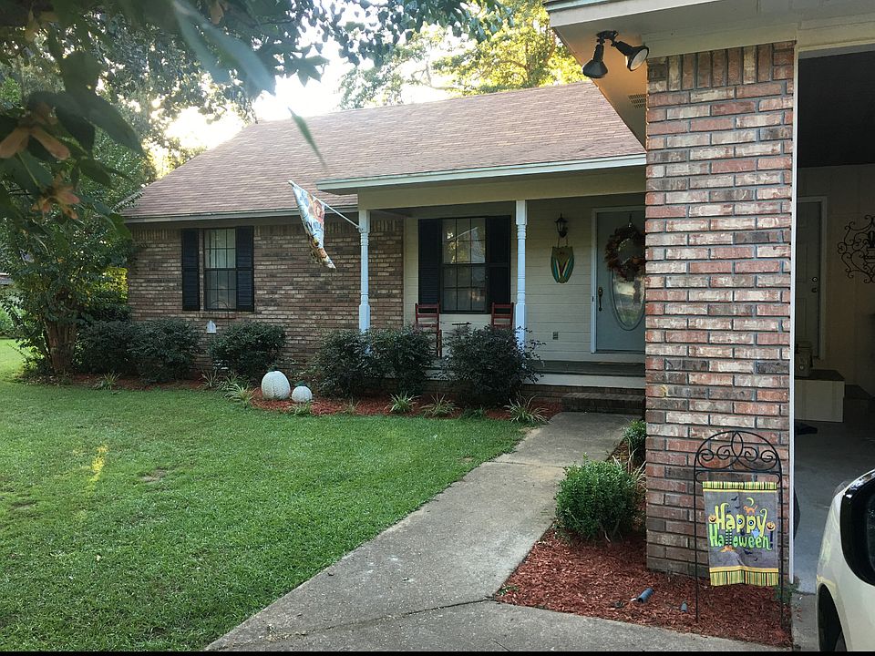 1st image of 140 Pinecrest Ln