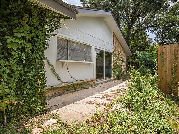 3rd image of 16706 Hibiscus Ln