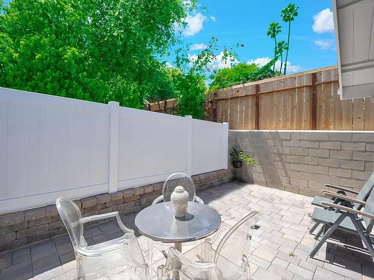 5733 Wilhelmina Ave — Photo 8