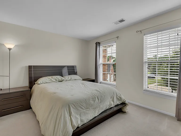 1402 Bermuda Dunes Ct — Photo 31