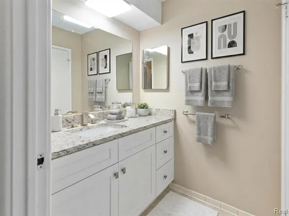 1545 Cherboneau Pl APT 41, Detroit, MI 48207