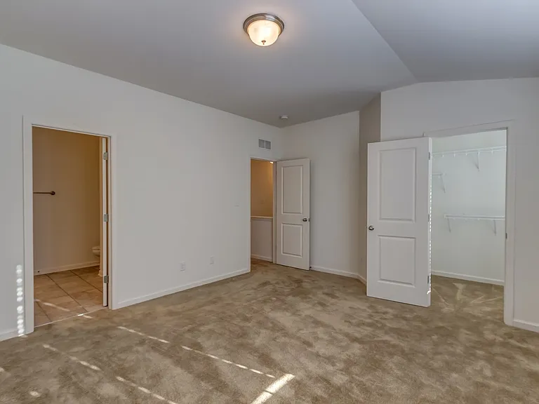 Savannah Oaks Townhomes — Photo 6