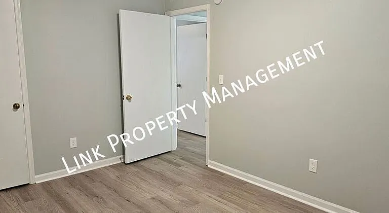 900 Peppermill Rd #900A — Photo 13