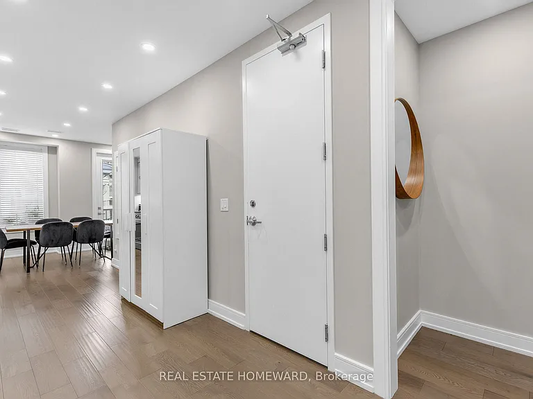 133 Cowan Ave #UPPER — Photo 18