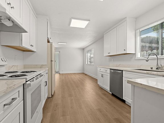 4th image of 1399 Park Ave