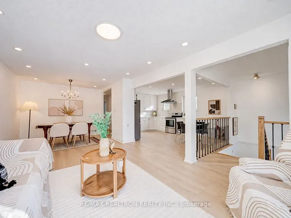 99 Heaslip Ter, Toronto, ON M1T 1W8