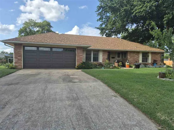 2813 Canterbury Ave, Ponca City, OK 74604