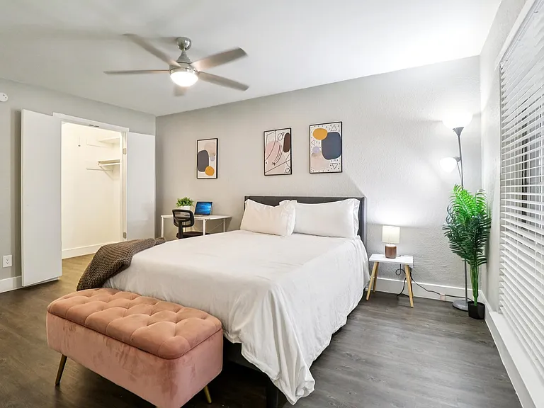 The Ashley at Bluffview Apartments — Photo 33
