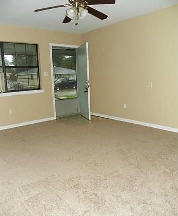 5th image of 33 Camellia Ln