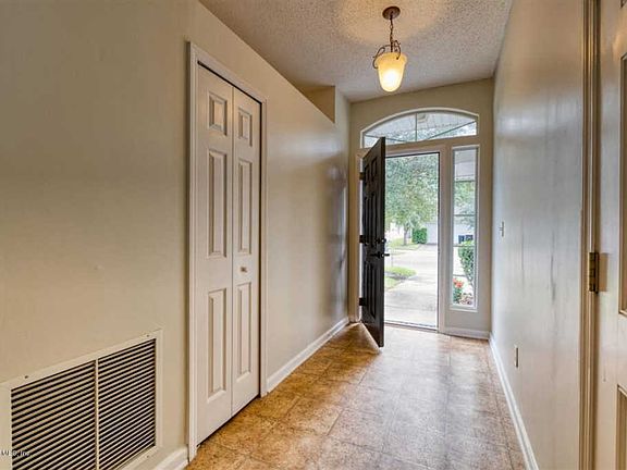 4th image of 6682 Morse Glen Ln