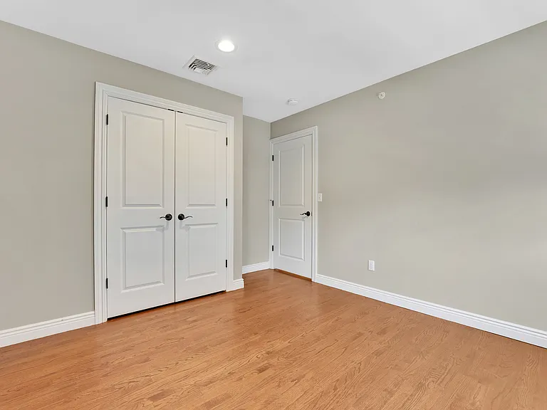 210 Hackensack St #C — Photo 8