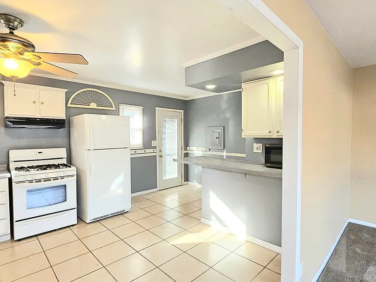 1205 Hoyt St — Photo 5