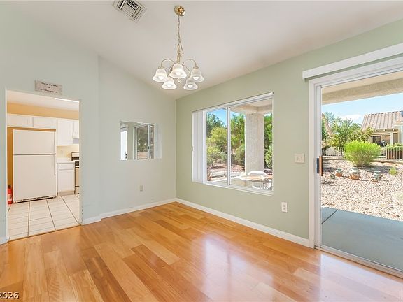 5th image of 2601 Desert Sands Dr