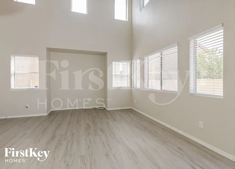 996 Valetta Flat Ave — Photo 3