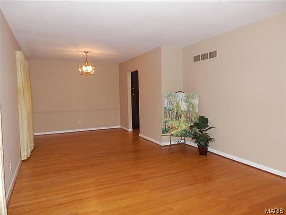 2nd image of 1585 Zurich Dr