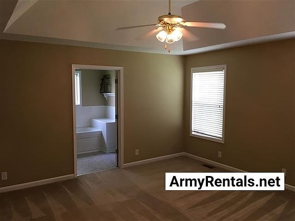 4th image of 1299 Ambleside Dr