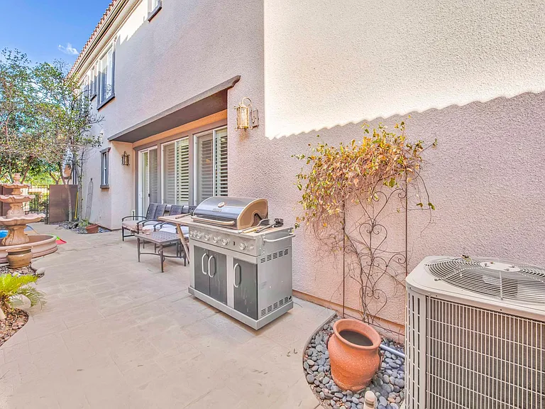 2315 Malaga Peak St — Photo 16