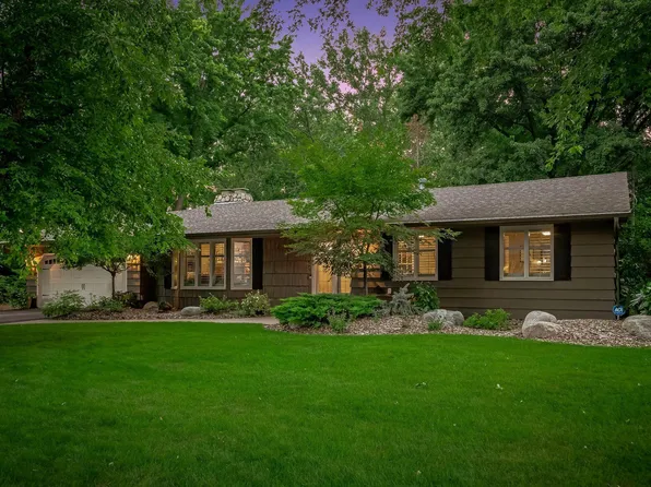6812 Sally Ln, Edina, MN 55439