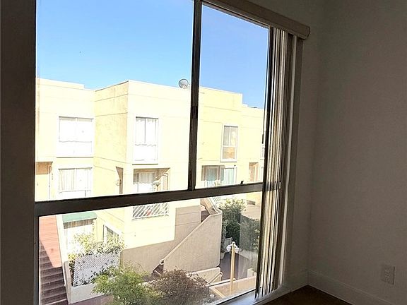 4th image of 116 W Maple St Unit 16