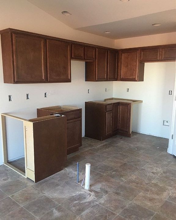 2nd image of 102 Veranda Cir Lot 31