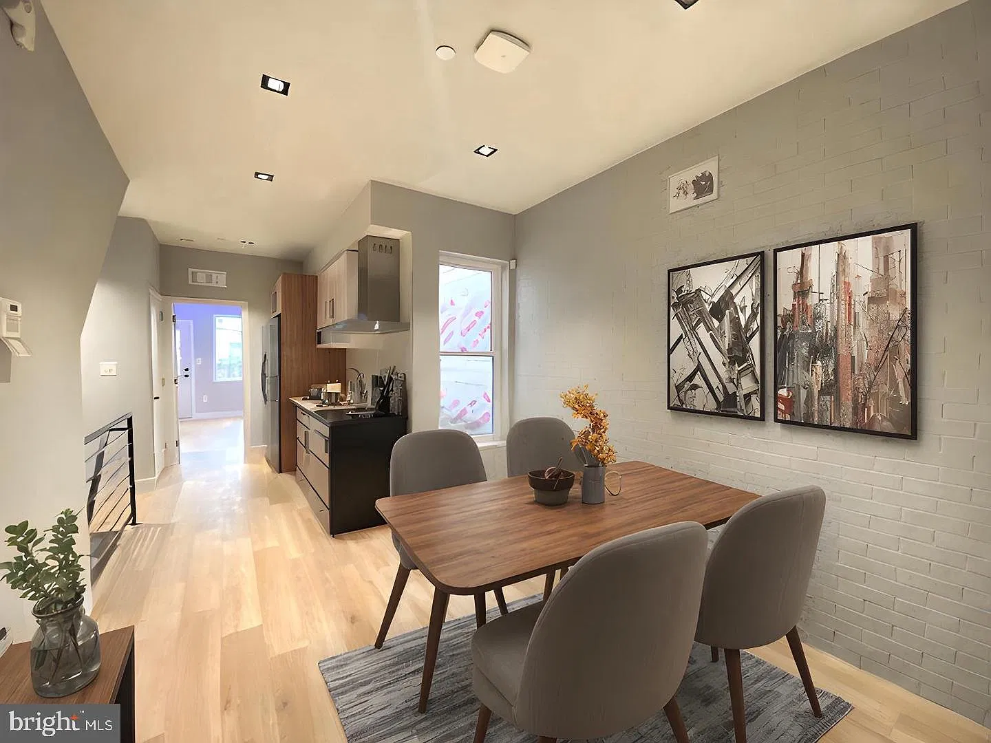 4 bed, 4.0 bath, 1200 sqft, $3,300 — Photo 1