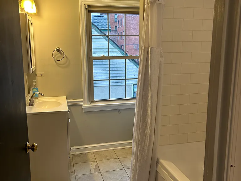 33 N Beaver St — Photo 4