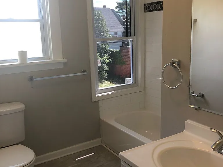 1625 Lakewood Ave — Photo 7