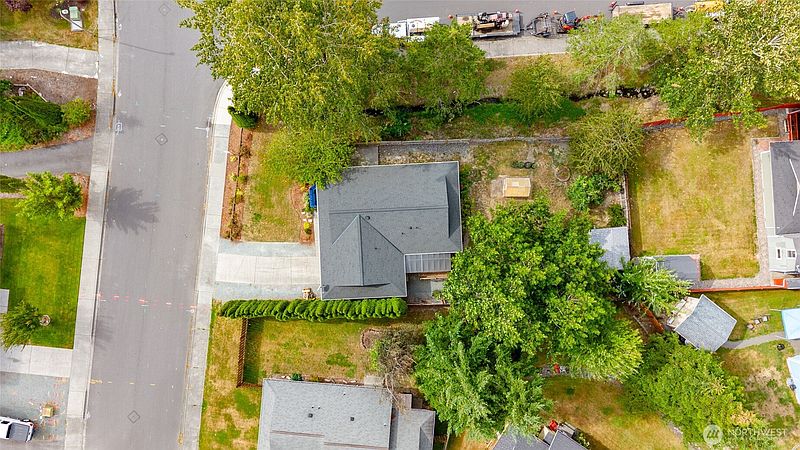 4th image of 1805 N 35th Street