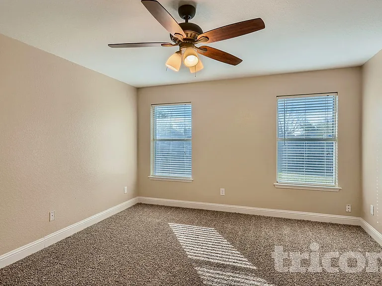 1023 Aries St — Photo 9
