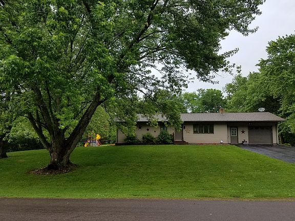 3rd image of 401 Vista Dr