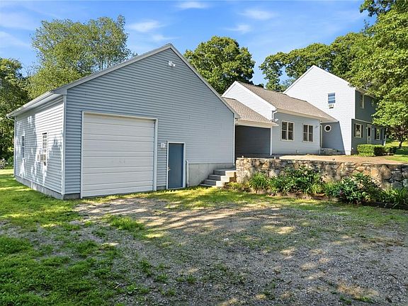 2nd image of 655 Saugatucket Rd