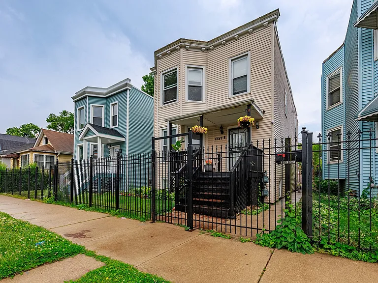 4847 W Potomac Ave #2 — Photo 3