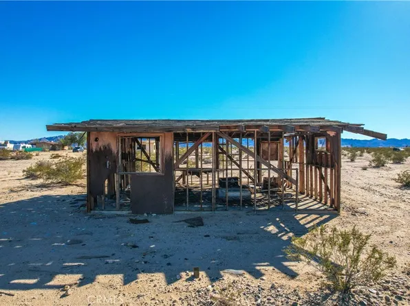 2848 Desert Flower Ave, Twentynine Palms, CA 92277