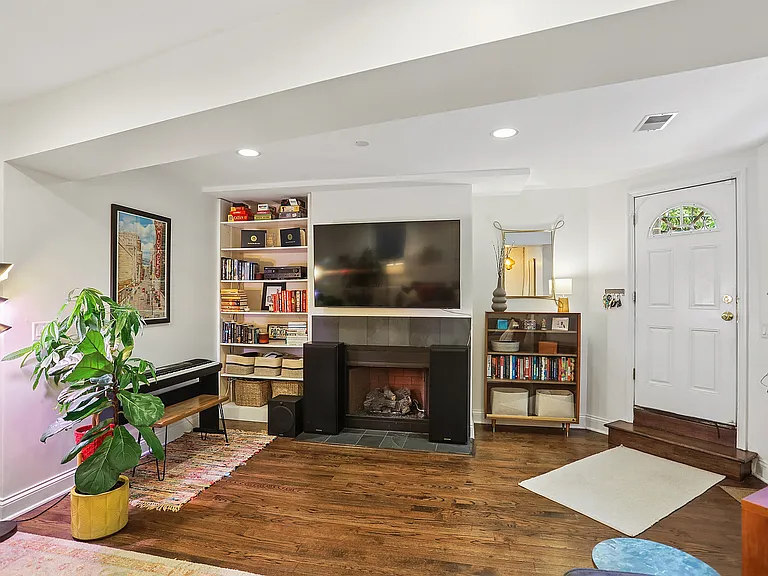 2212 N Sedgwick St #1 — Photo 7