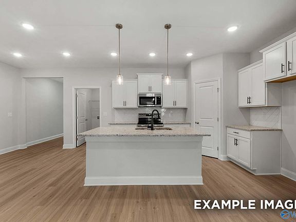 5th image of 404 Clyde Ln