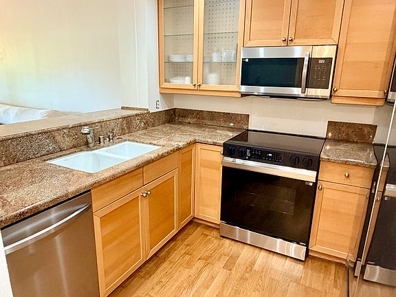 4th image of 3939 Eagle St Unit 308