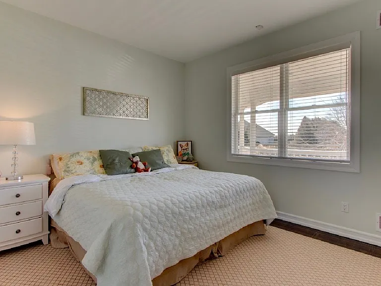 28 Fairbanks Ct — Photo 15