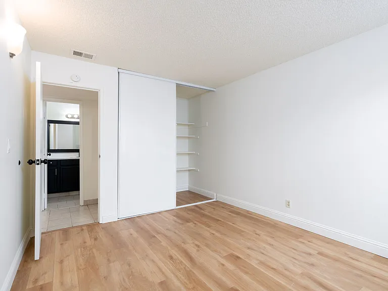 4606 Neil Rd #185 — Photo 14