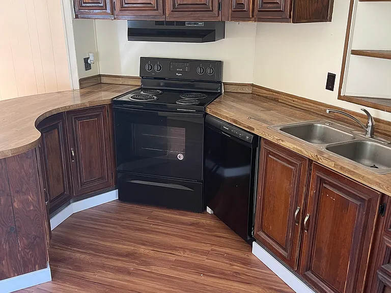 2814 Parkview Ct — Photo 2