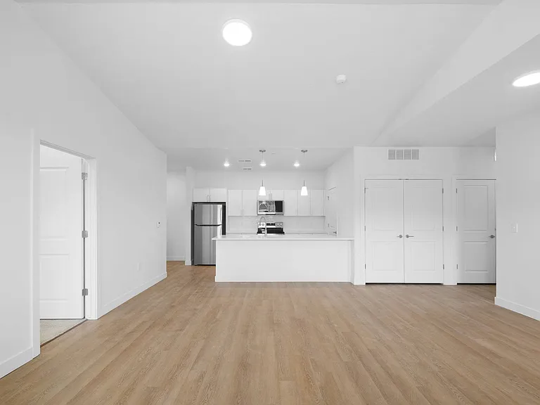 The Henley Apartments — Photo 16