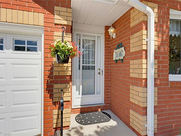 5th image of 1 Buchanan Cres #2