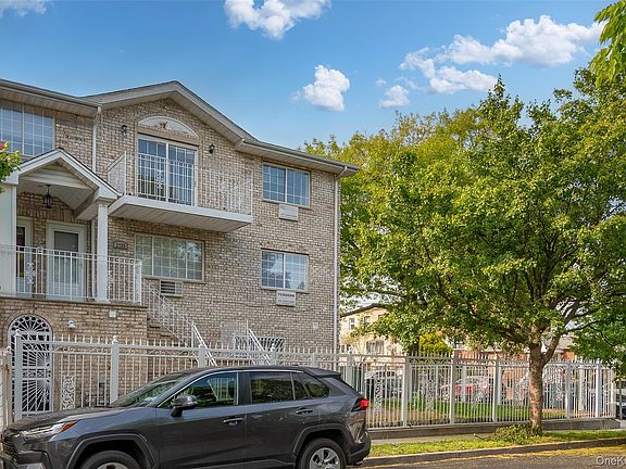 3rd image of 2739 Lawton Avenue