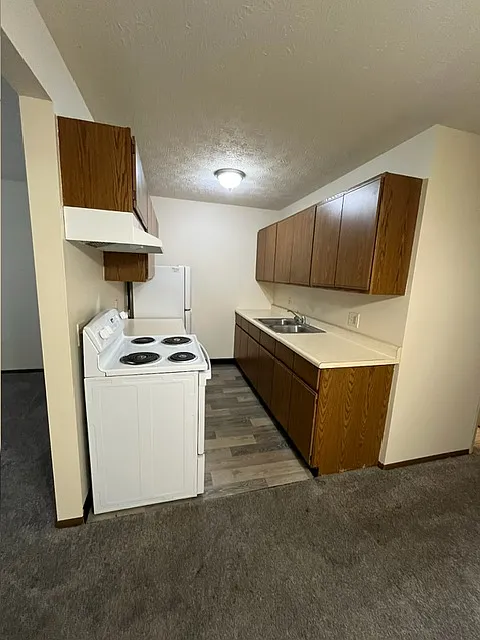 2 bed, 800 sqft, $900 — Photo 2