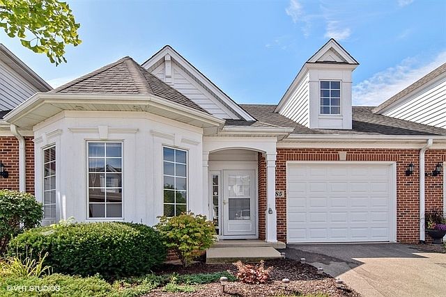 1st image of 385 Delnor Glen Dr