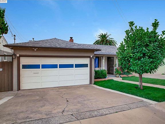 2nd image of 25799 Bel Aire Dr
