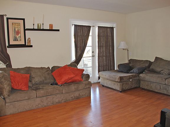 3rd image of 3091 Cowley Way