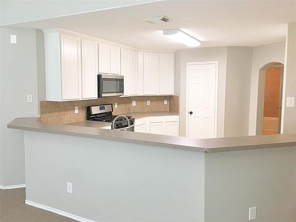 3rd image of 14711 Mills Park Ln